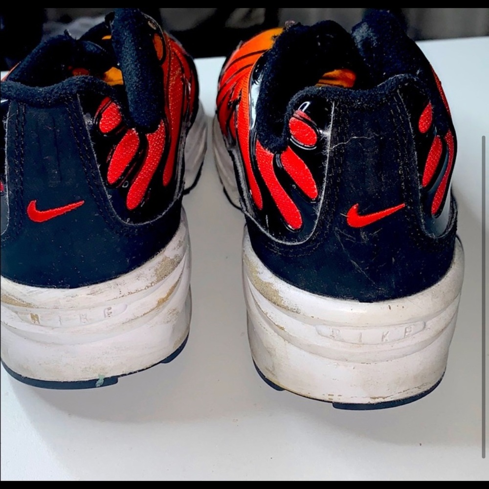 Shoes - Picture 2 of 4